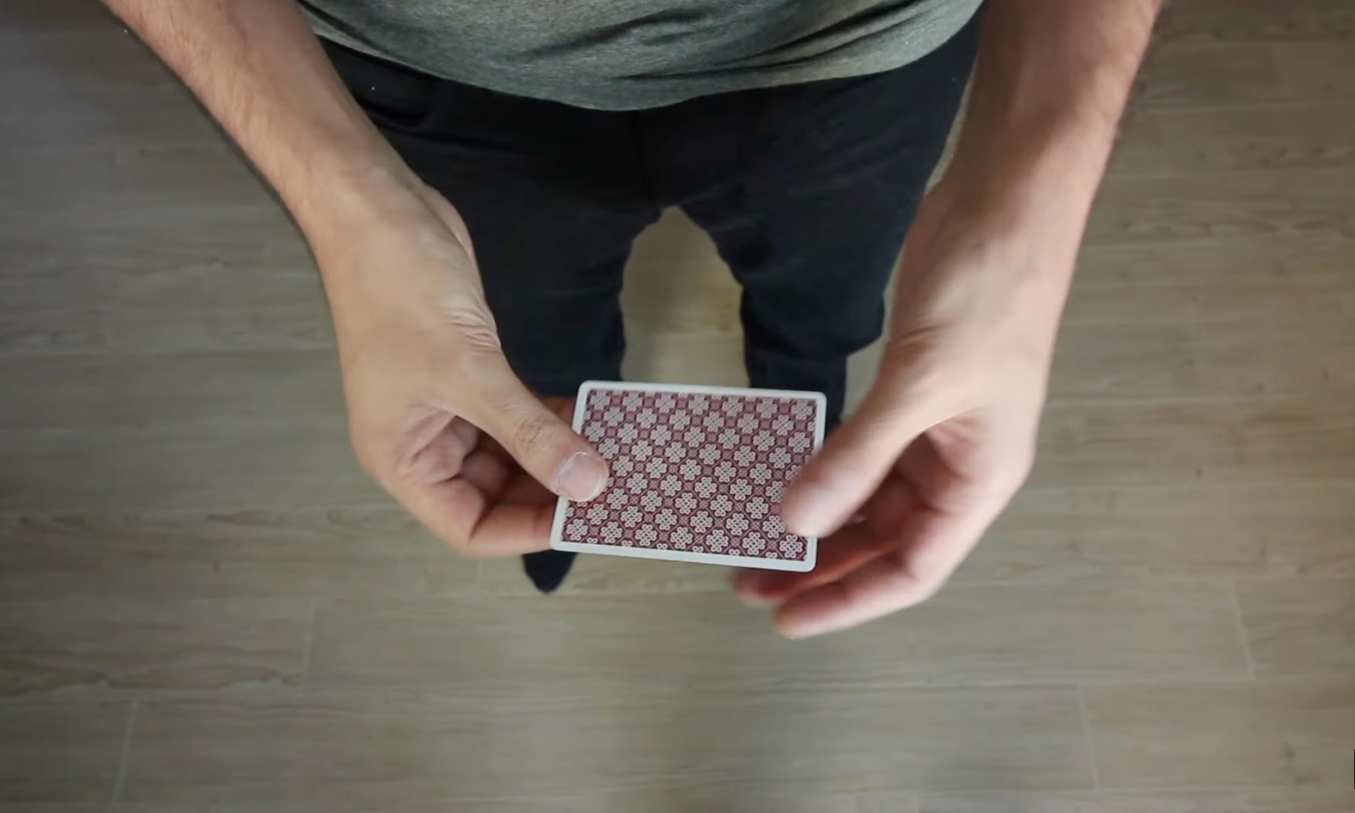 Close up card vanish