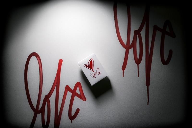 Love Me - Playing Cards and Magic Tricks - 52Kards