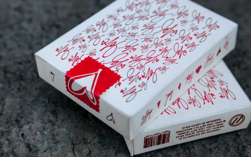 Love Me - Playing Cards and Magic Tricks - 52Kards