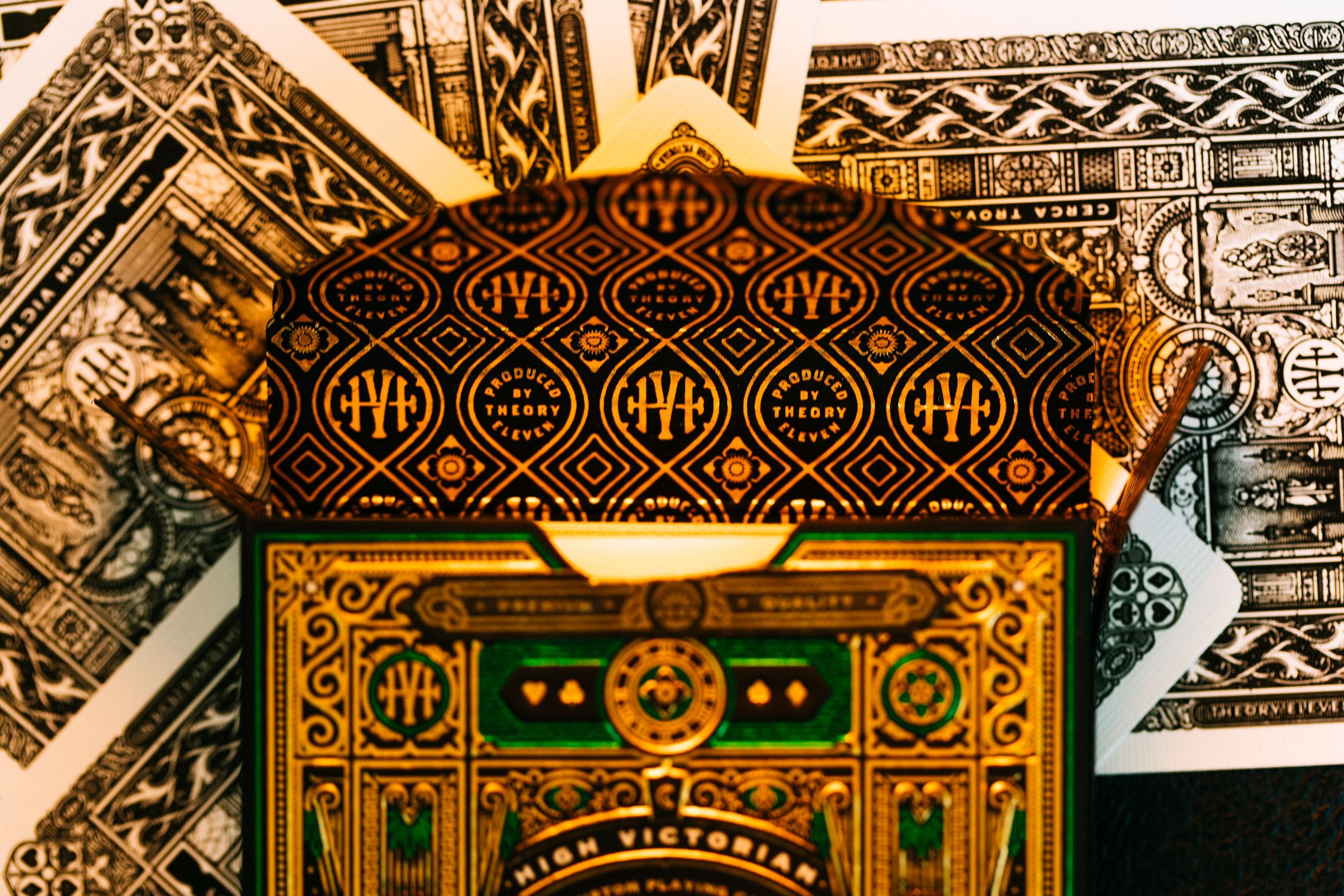 High Victorian - Playing Cards and Magic Tricks - 52Kards