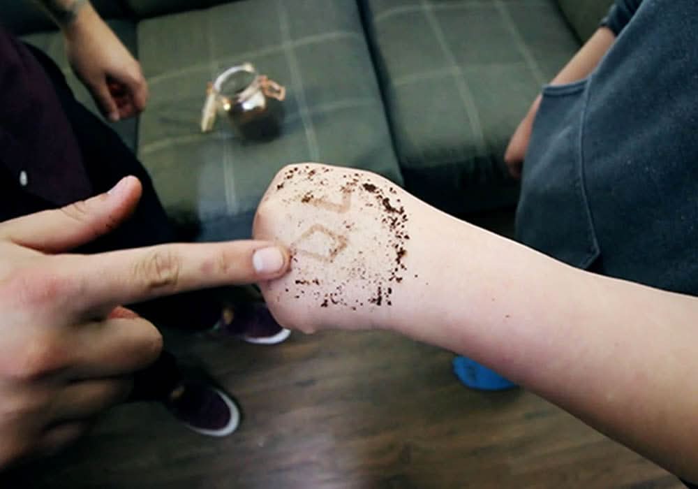 Bare - Playing Cards and Magic Tricks - 52Kards