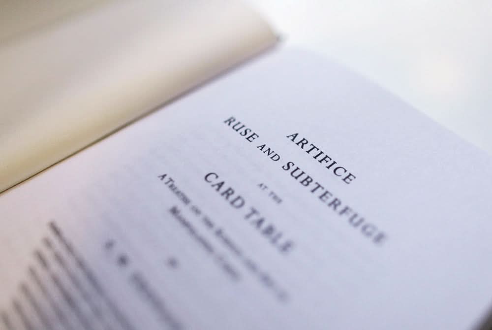 Expert At The Card Table - Playing Cards and Magic Tricks - 52Kards