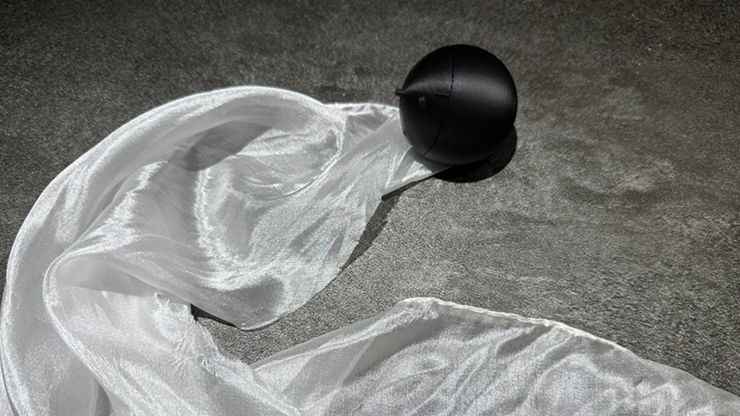 Hyper Silk Ball by Peng Min & Storm Creative (Black) product video — 52Kards