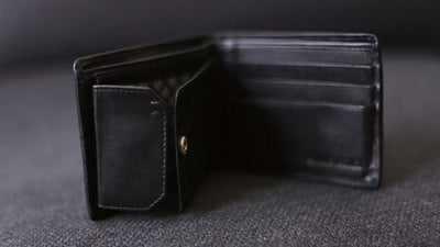 Real Man's Wallet product video — 52Kards