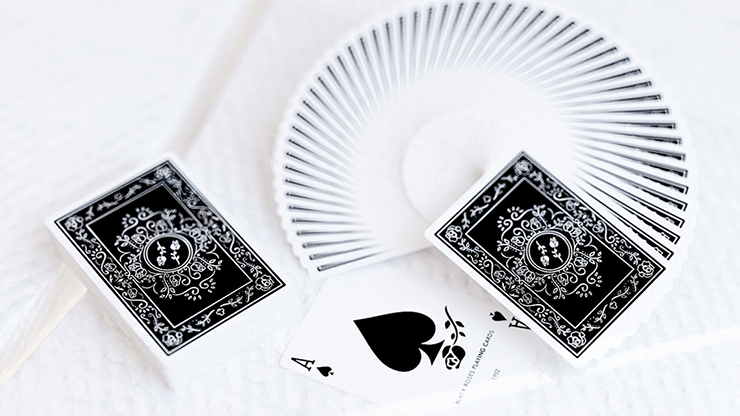 Black Roses - Playing Cards and Magic Tricks - 52Kards