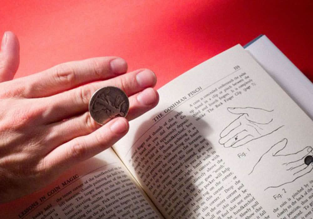 Modern Coin Magic - Playing Cards and Magic Tricks - 52Kards